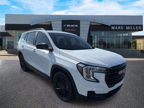 Used 2024 GMC Terrain SLE w/ Driver Convenience Package FWD image 1