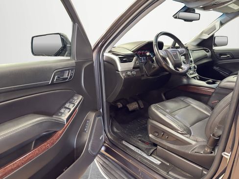 Used 2018 GMC Yukon SLT image 12