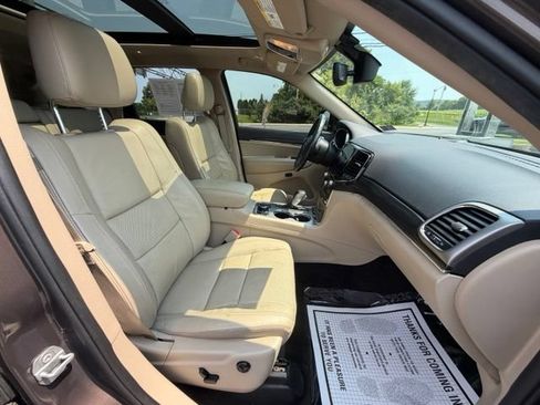 Used 2019 Jeep Grand Cherokee Limited w/ Luxury Group II AWD/4WD image 39