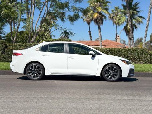 Used 2022 Toyota Corolla SE image 6