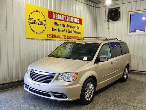 Used 2015 Chrysler Town & Country Touring-L w/ Driver Convenience Group FWD image 1