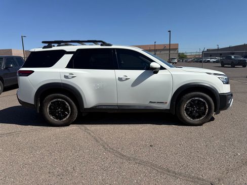 Used 2024 Nissan Pathfinder Rock Creek AWD/4WD image 4