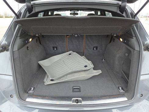 Used 2016 Audi SQ5 Premium Plus w/ Technology Package image 17