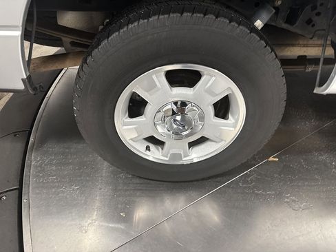 Used 2010 Ford F150 XLT image 13