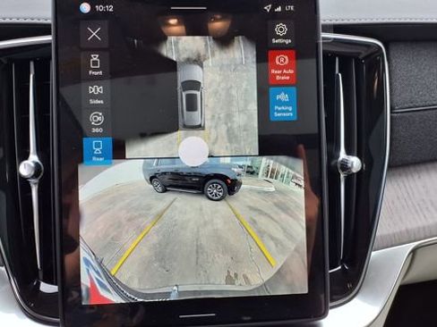 New 2026 Volvo XC90 B6 Ultra w/ Protection Package image 24