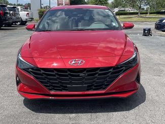 Used 2023 Hyundai Elantra SEL w/ Convenience Package FWD video 2