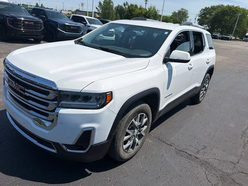 Used 2023 GMC Acadia SLT w/ Preferred Package FWD image 5