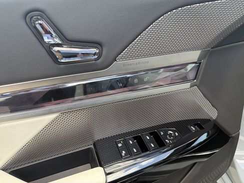 Certified 2025 BMW 740i xDrive AWD/4WD image 15