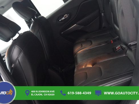 Used 2019 Jeep Cherokee Limited AWD/4WD image 14