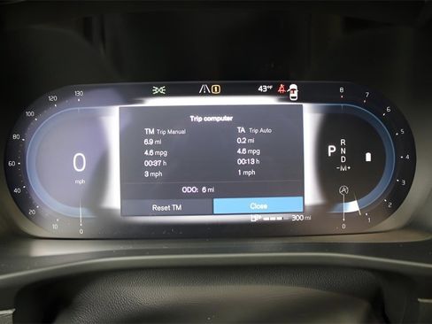 New 2025 Volvo XC40 B5 Plus image 32