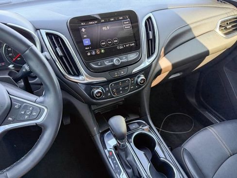 Used 2024 Chevrolet Equinox Premier FWD image 17