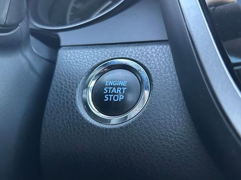 Used 2024 Toyota Camry SE w/ Convenience Package image 39