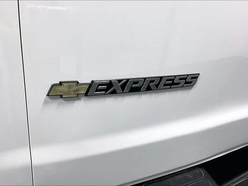 Used 2024 Chevrolet Express 3500 LT w/ LT Preferred Equipment Group RWD image 21