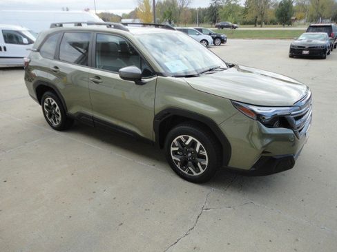 Used 2025 Subaru Forester Premium w/ Convenience Package #1 image 23