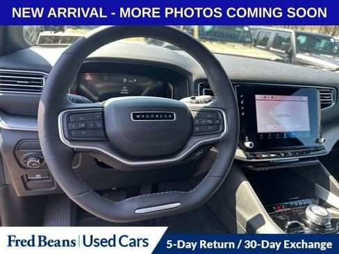 Used 2025 Jeep Wagoneer Series II w/ Premium Group I image 9