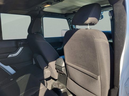 Used 2017 Jeep Wrangler Unlimited Sahara w/ Max Tow Package image 19