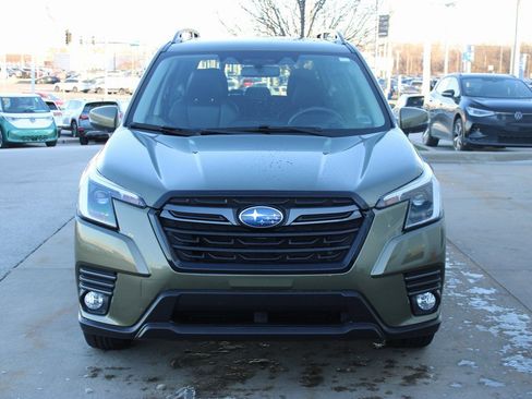 Used 2023 Subaru Forester Limited image 2