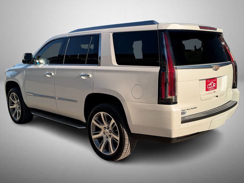 Used 2016 Cadillac Escalade Luxury image 4