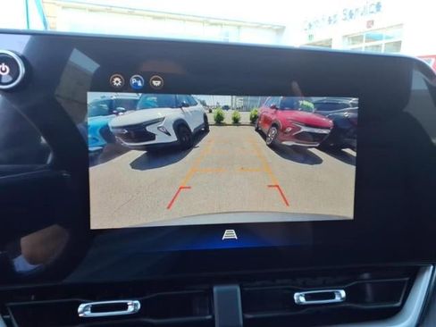 New 2026 Chevrolet Equinox LT FWD image 12