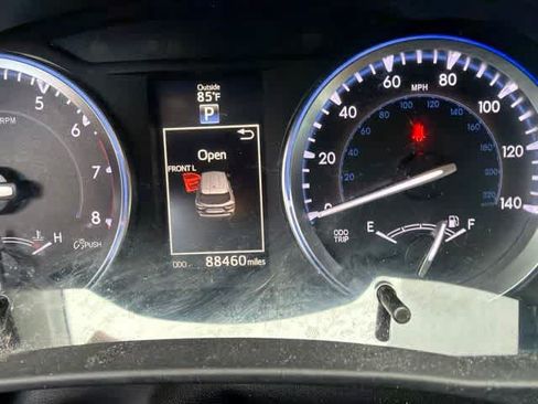 Used 2016 Toyota Highlander XLE FWD image 25