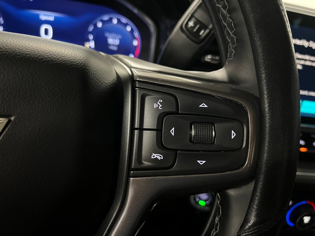 Used 2024 Chevrolet Silverado 3500 High Country w/ Technology Package AWD/4WD image 5