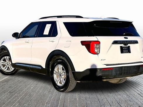 Used 2020 Ford Explorer XLT image 12