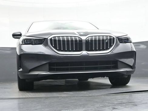 Used 2025 BMW i5 eDrive40i w/ Premium Package RWD image 42