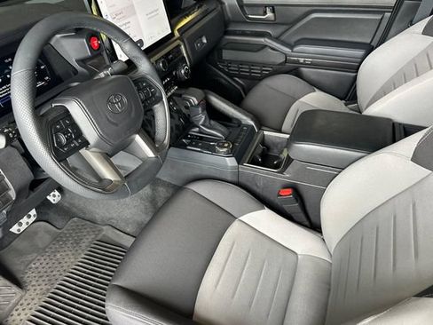 Used 2025 Toyota Tacoma TRD Sport RWD image 9