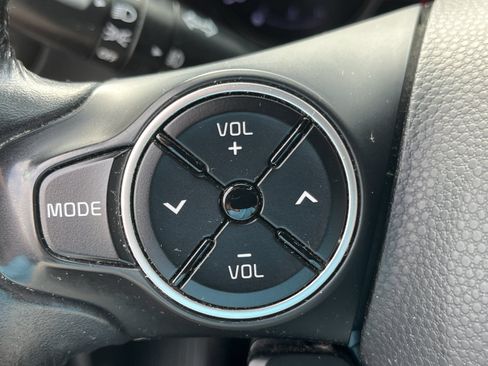 Used 2015 Kia Soul ! w/ Sun & Sound Package FWD image 30