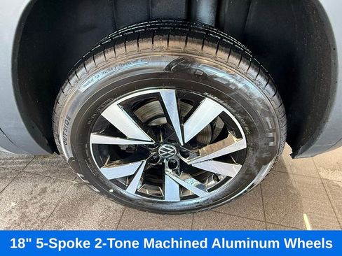 Used 2021 Volkswagen Atlas Cross Sport SE image 37