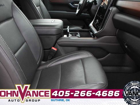 Used 2025 GMC Yukon Denali AWD/4WD image 18