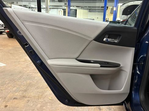 Used 2015 Honda Accord EX-L image 28