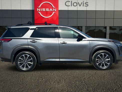 New 2026 Nissan Pathfinder Platinum FWD image 9