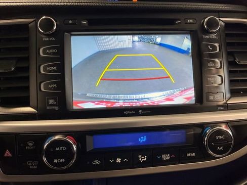 Used 2015 Toyota Highlander Limited Platinum AWD/4WD image 28