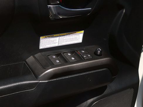 Used 2019 Toyota Tacoma TRD Off-Road AWD/4WD image 11