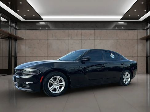 Used 2019 Dodge Charger SXT RWD image 14