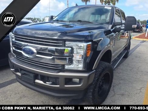 Used 2019 Ford F250 Lariat w/ Chrome Package image 1
