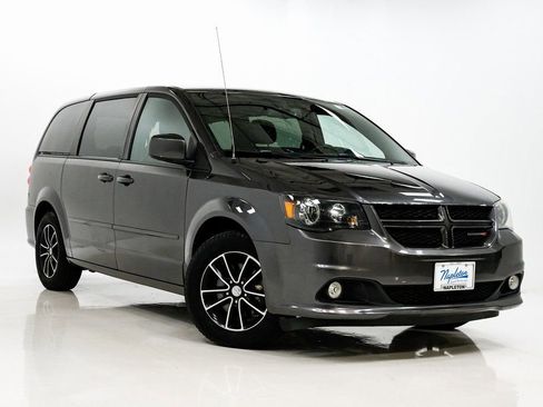 Used 2017 Dodge Grand Caravan GT image 5