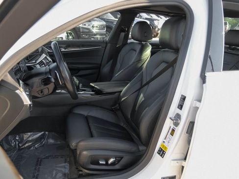 Used 2019 BMW 530i xDrive image 37