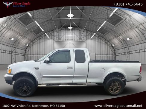 Used 2003 Ford F150 XLT image 2
