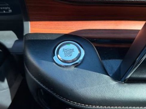 Used 2020 Lincoln Aviator Reserve w/ Equipment Group 201A image 36