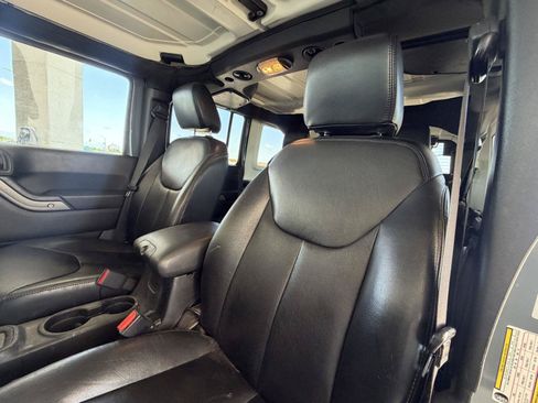 Used 2015 Jeep Wrangler Unlimited Sport w/ Quick Order Package 24S AWD/4WD image 14