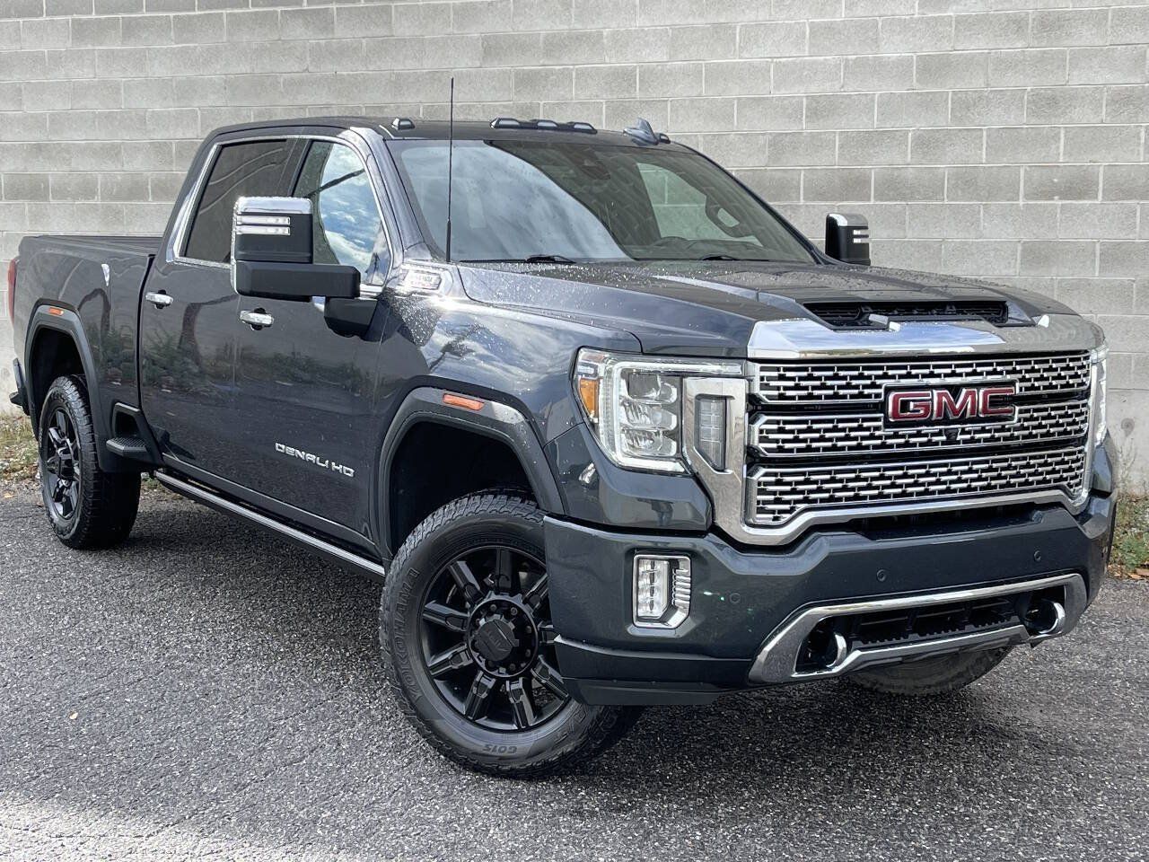 Used 2021 GMC Sierra 2500 Denali w/ Denali Ultimate Package AWD/4WD image 1