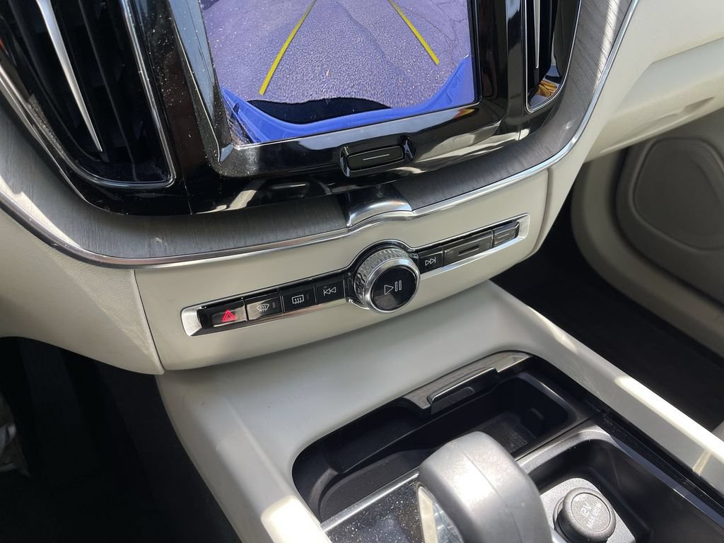 Used 2023 Volvo XC60 B5 Plus w/ Climate Package AWD/4WD image 34