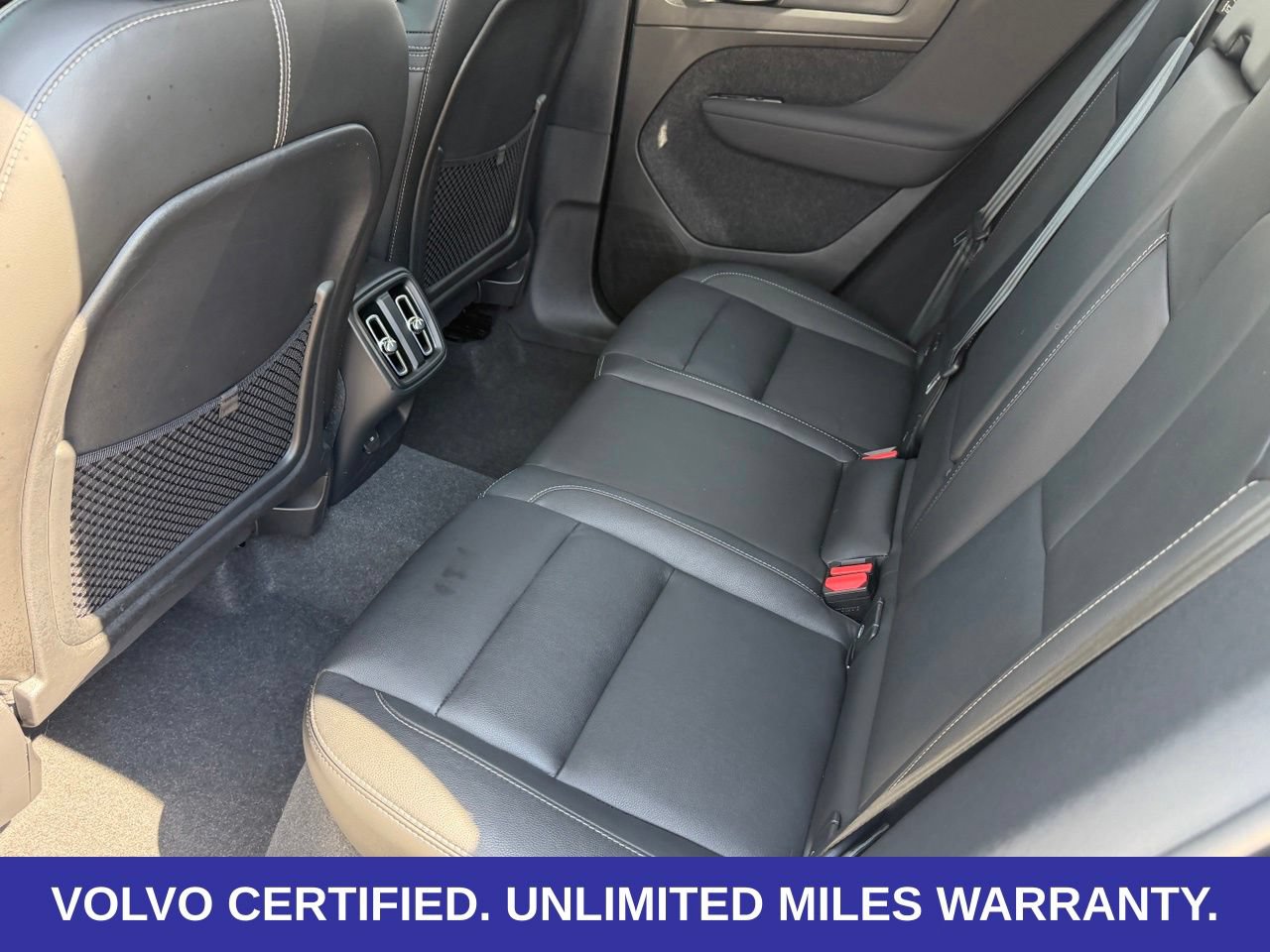Certified 2024 Volvo XC40 B5 Ultimate AWD/4WD image 30