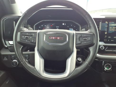 Used 2022 GMC Sierra 1500 SLT AWD/4WD image 10