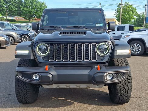 Used 2025 Jeep Gladiator Mojave w/ Safety Group AWD/4WD image 2
