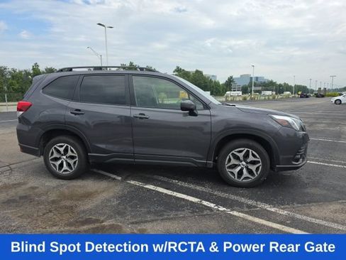 Used 2023 Subaru Forester Premium AWD/4WD image 2