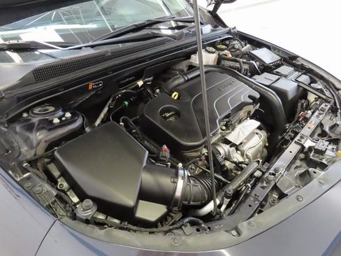 Used 2023 Chevrolet Malibu LT image 36