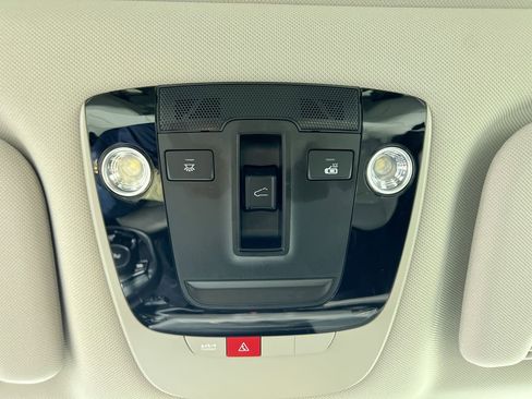 Certified 2025 Kia Sorento S w/ Panoramic Sunroof Package image 18